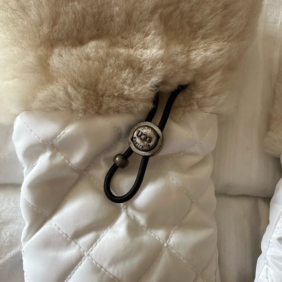 UGG AUSTRALIA GLOVES - Picture 6 of 6